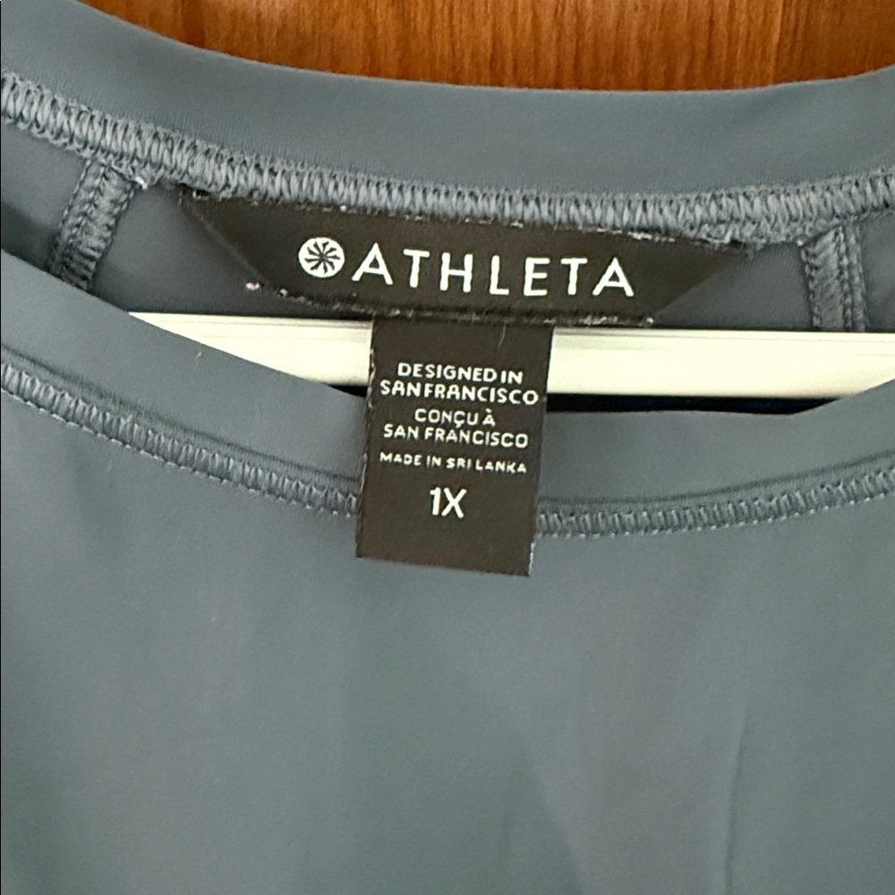 Athleta Women's Ultimate Mesh Tee - Picture 2 of 3